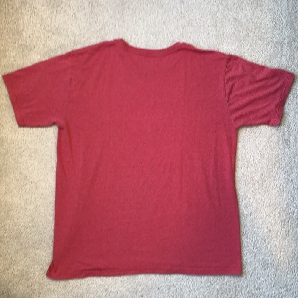 Disney Men’s red short sleeve t-shirt with Mickey Mouse on front, size XL, EUC - Picture 3 of 5